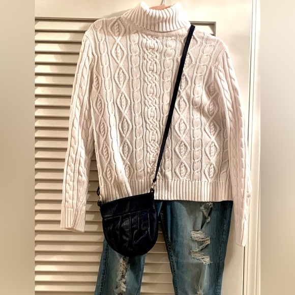 Vera Pelle Italian Leather Navy Crossbody Purse - Picture 2 of 11